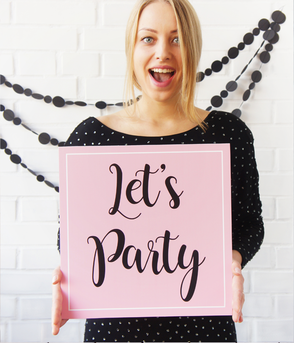 Табличка із пластику "Let's Party" 40х40 см. (на замовлення 2 робочих дні)