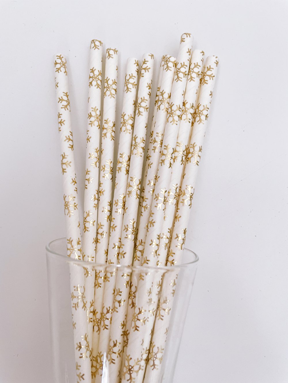 Новорічні паперові трубочки із золотими сніжинками 10 шт (0745077)