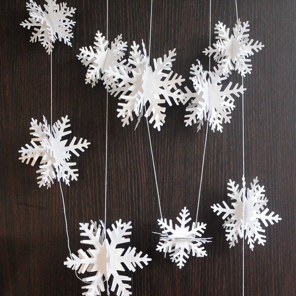 Новорічний декор - гірлянда із 3D сніжинок "White" 3 метри (N-33), Білий
