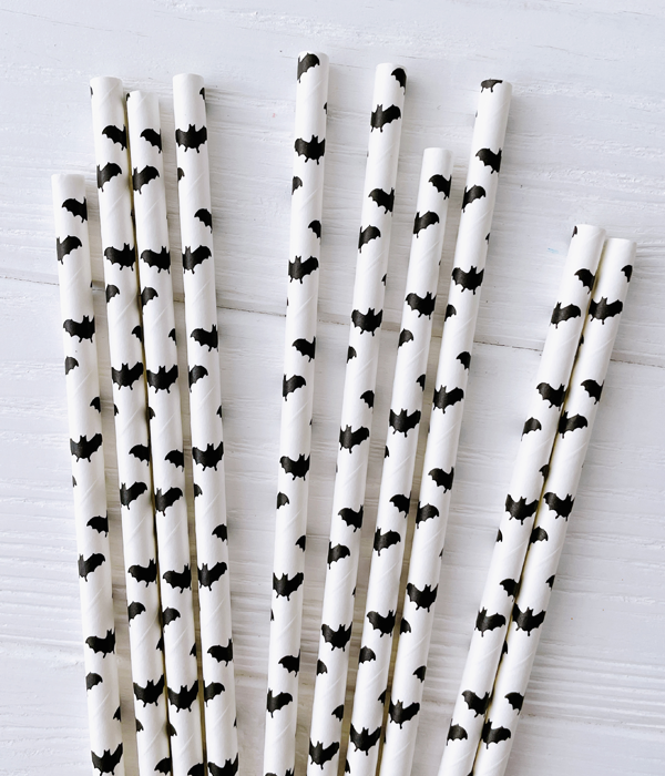 Паперові трубочки білі з чорними кажанами на Хеловін 10 шт (034501), Білий
